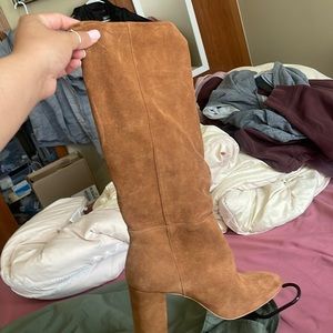 Suede brown boots
